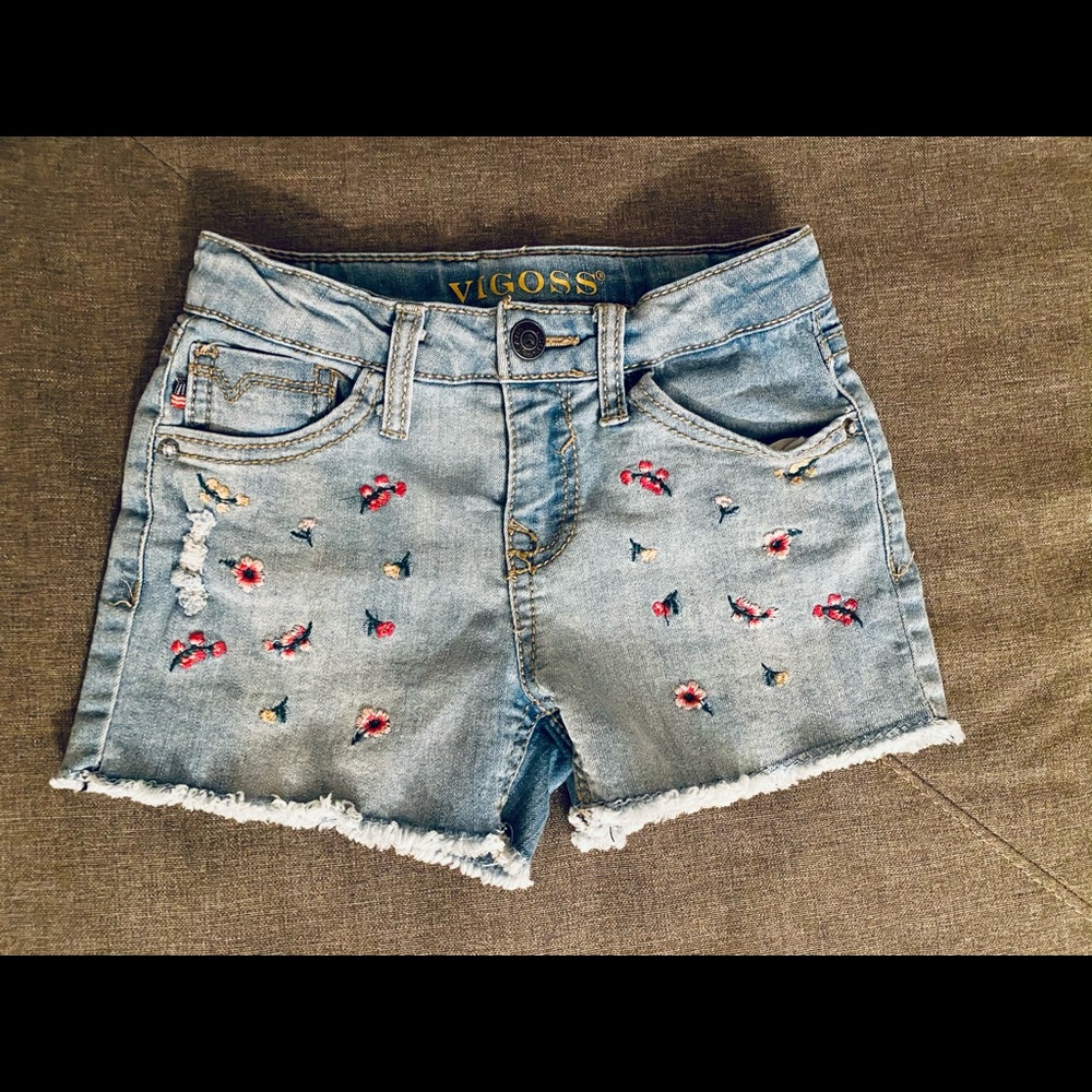 VIGOSS flower embroidered jean shorts
